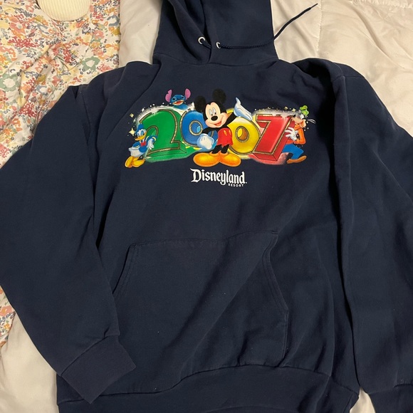 Vintage 2007 Disney sweater - Picture 1 of 2